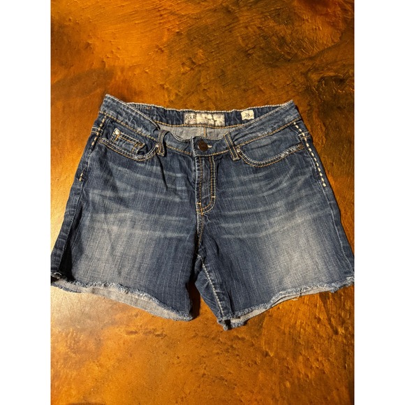 BKE Payton Denim Shorts Frayed Hem Medium Wash Womens Size 28 - Picture 1 of 3